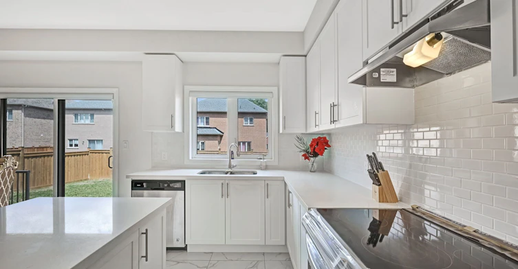 Main & Upper-15 Douglas Kemp Crescent, Clarington, ON, L1C 7E3 - 15
