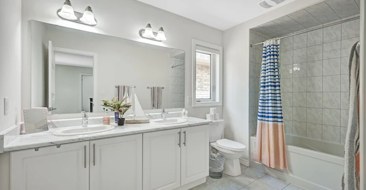 Main & Upper-15 Douglas Kemp Crescent, Clarington, ON, L1C 7E3 - 23