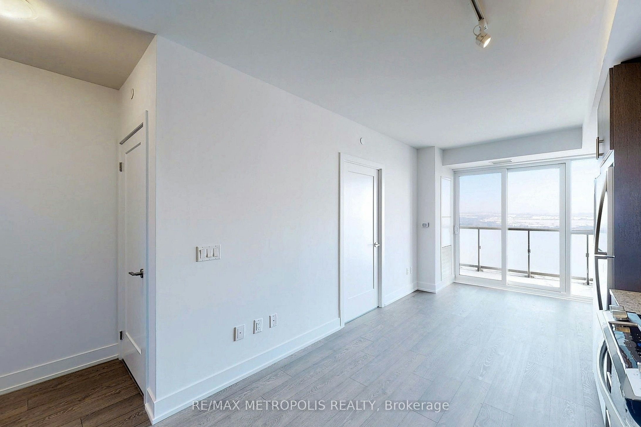 2215-2550 Simcoe Street N, Oshawa, ON, L1L 0R5 - 16