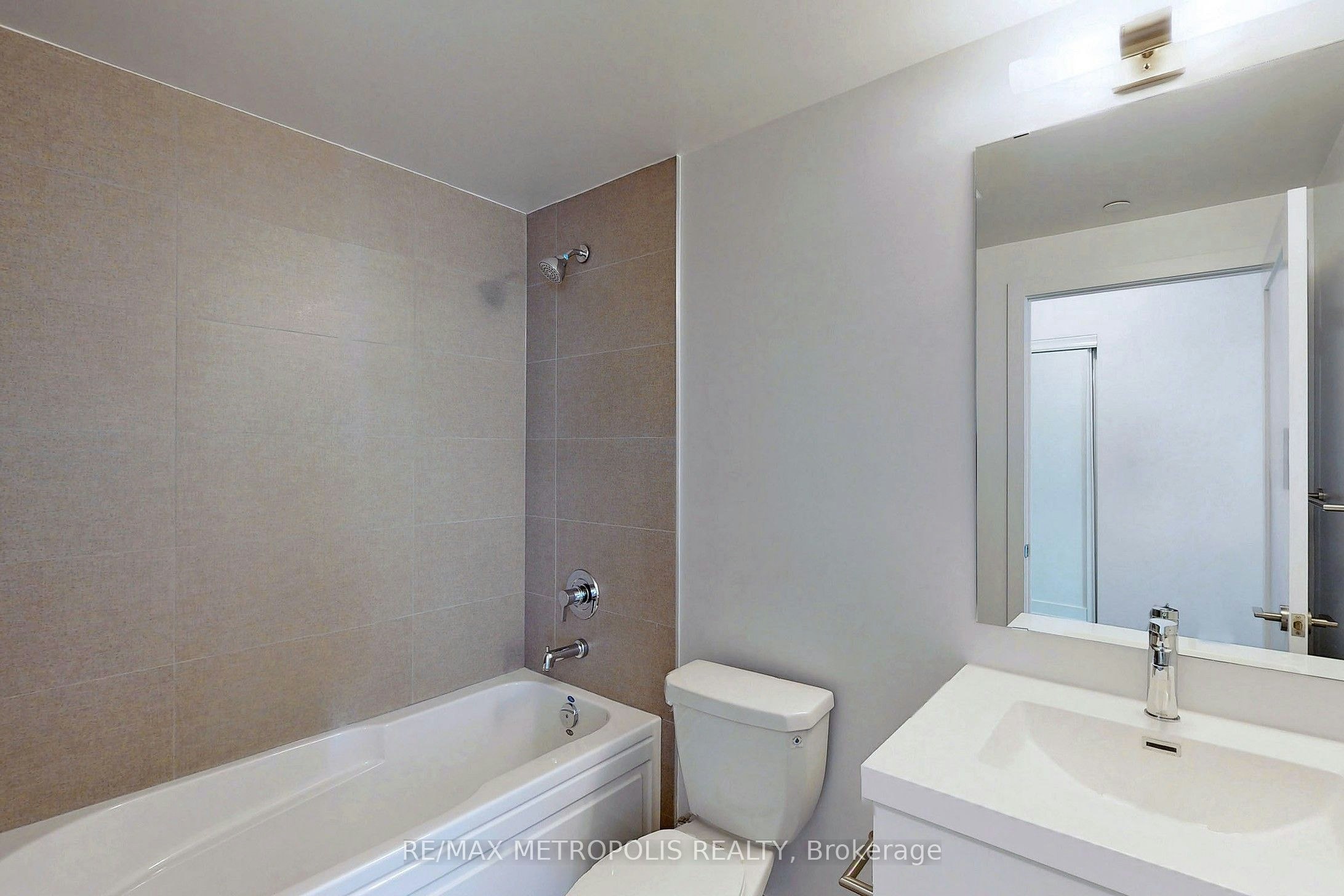 2215-2550 Simcoe Street N, Oshawa, ON, L1L 0R5 - 12