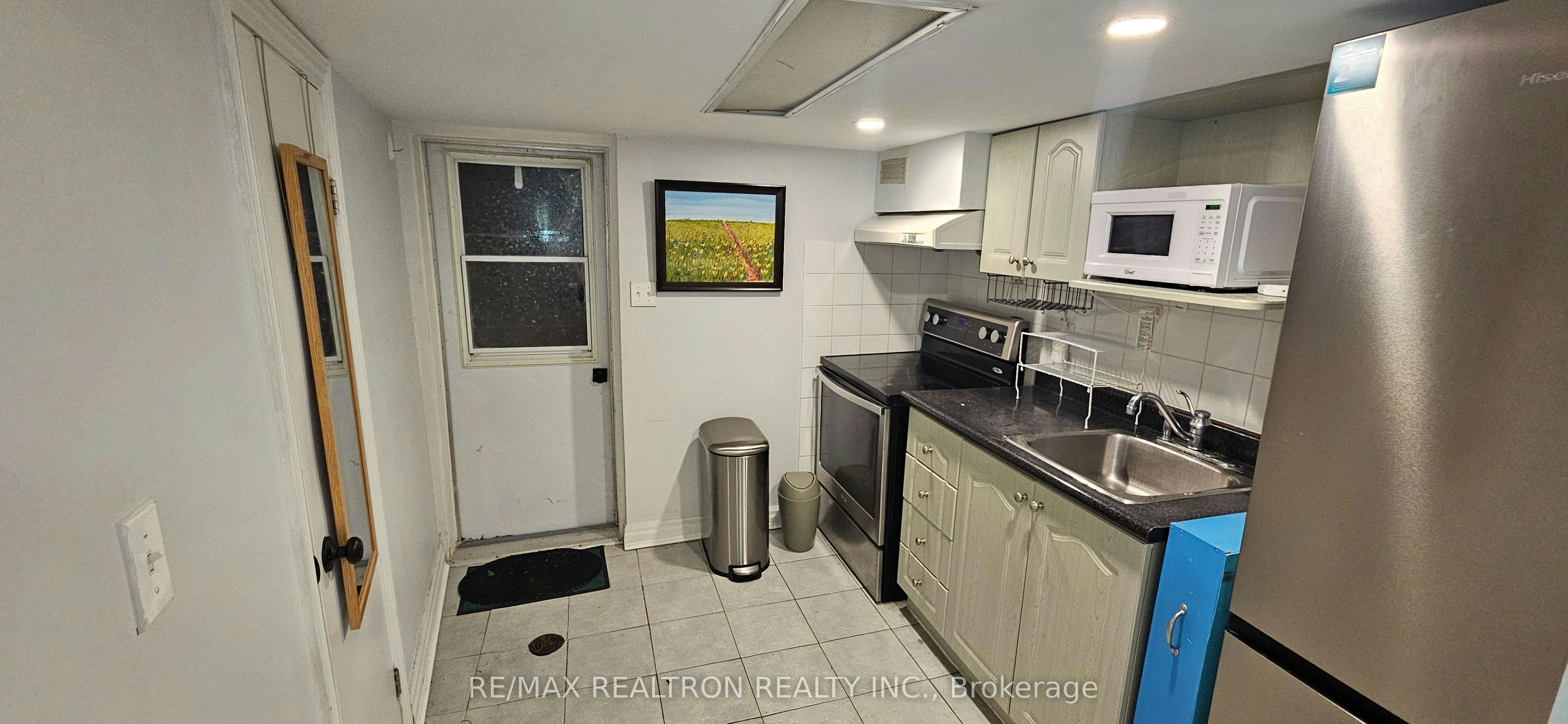 372 Rhodes Avenue, Toronto, ON, M4L 3A5 - 4