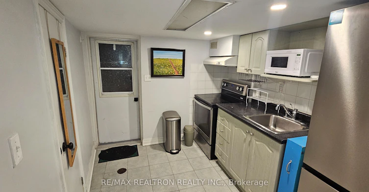372 Rhodes Avenue, Toronto, ON, M4L 3A5 - 4