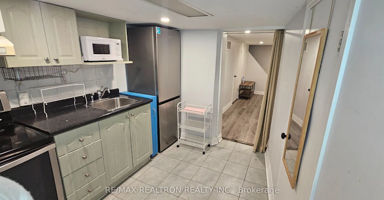 372 Rhodes Avenue, Toronto, ON, M4L 3A5 - 9