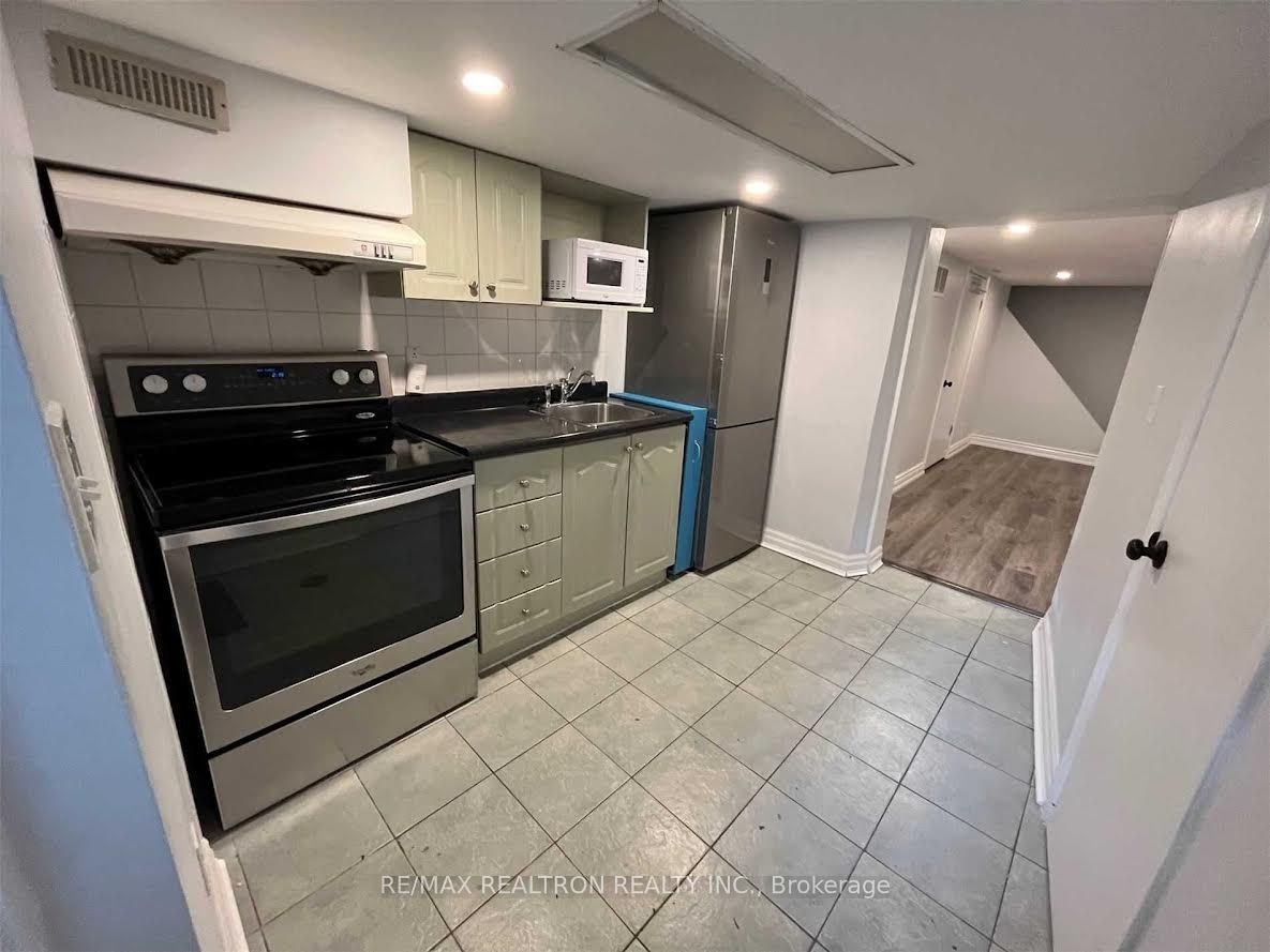 372 Rhodes Avenue, Toronto, ON, M4L 3A5 - 2