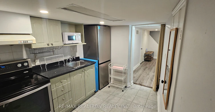 372 Rhodes Avenue, Toronto, ON, M4L 3A5 - 8