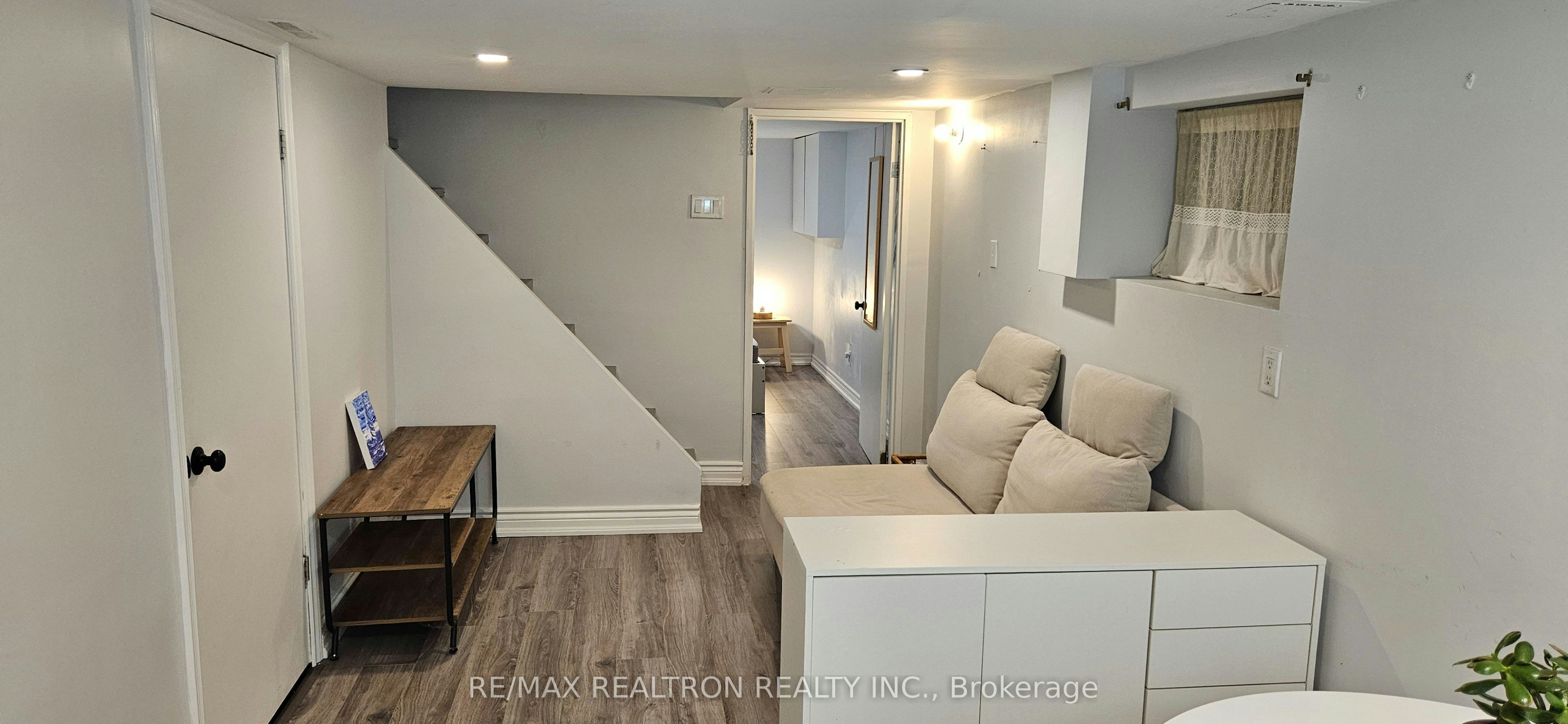 372 Rhodes Avenue, Toronto, ON, M4L 3A5 - 10