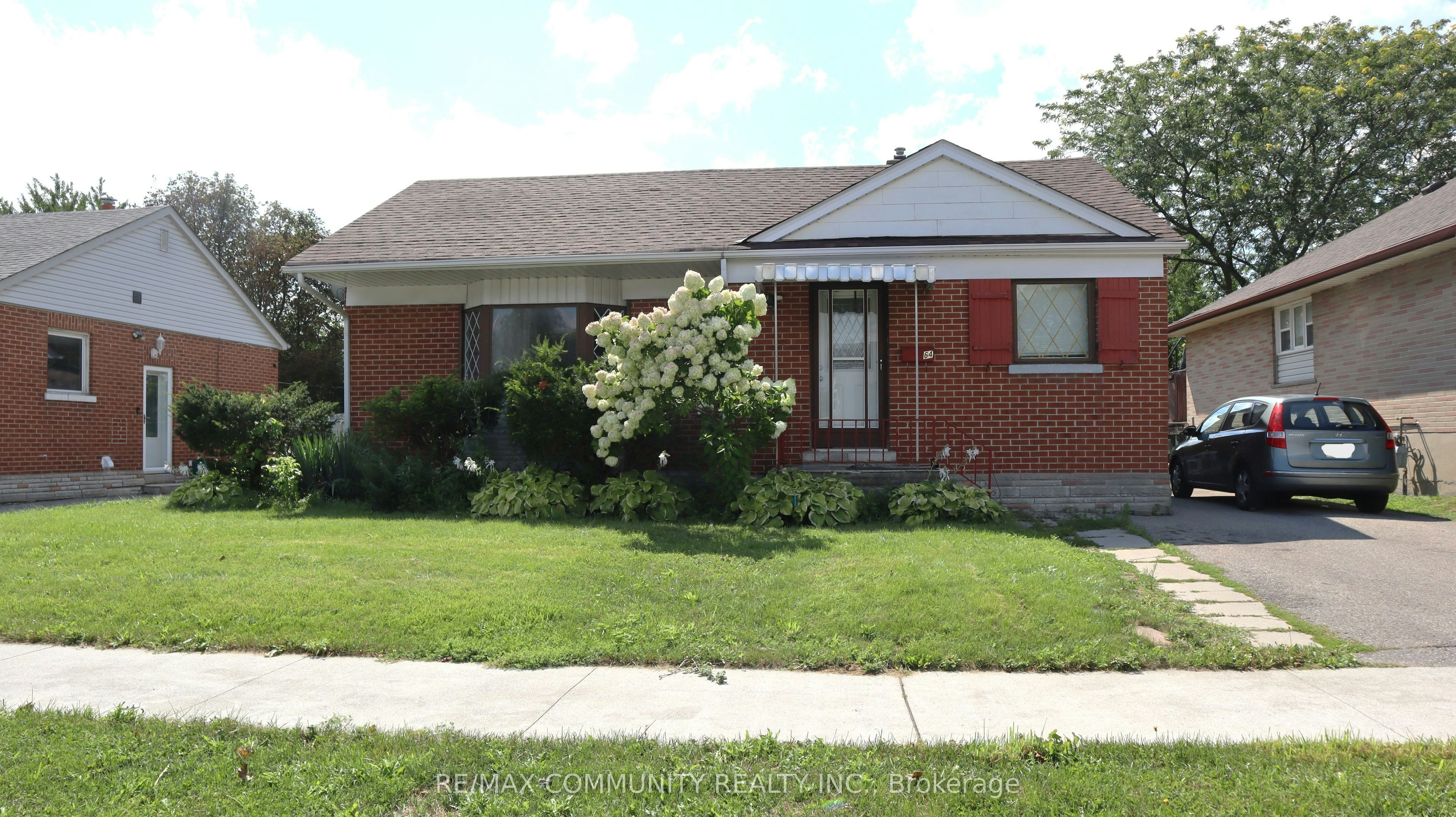 64 Admiral Road, Ajax, ON, L1S 2N9