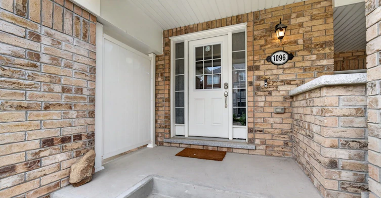 1096 Silk Street, Pickering, ON, L1X 0E8 - 2