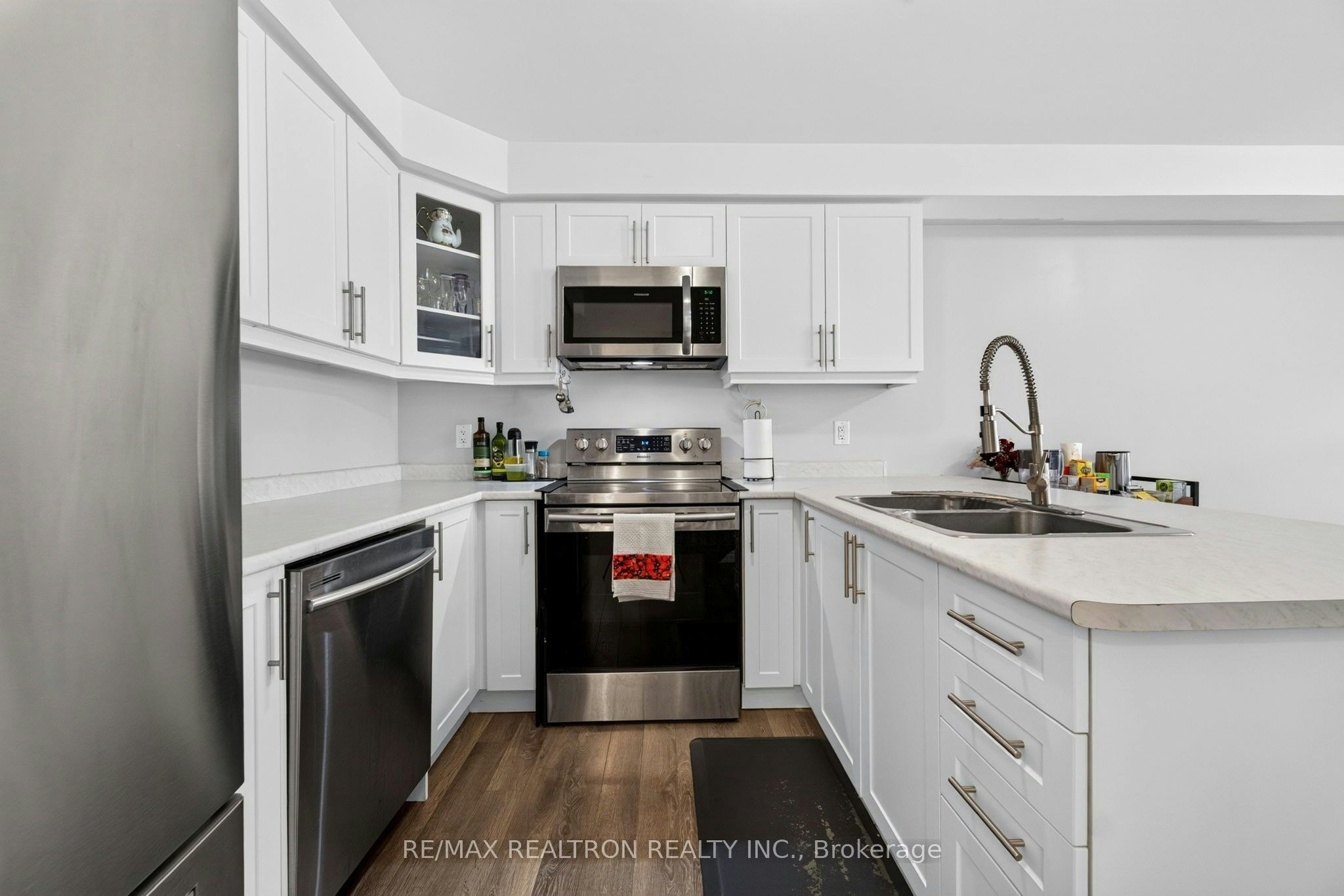 1096 Silk Street, Pickering, ON, L1X 0E8 - 12