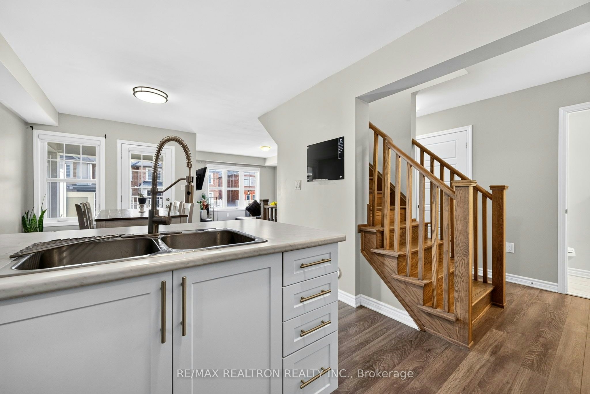1096 Silk Street, Pickering, ON, L1X 0E8 - 13