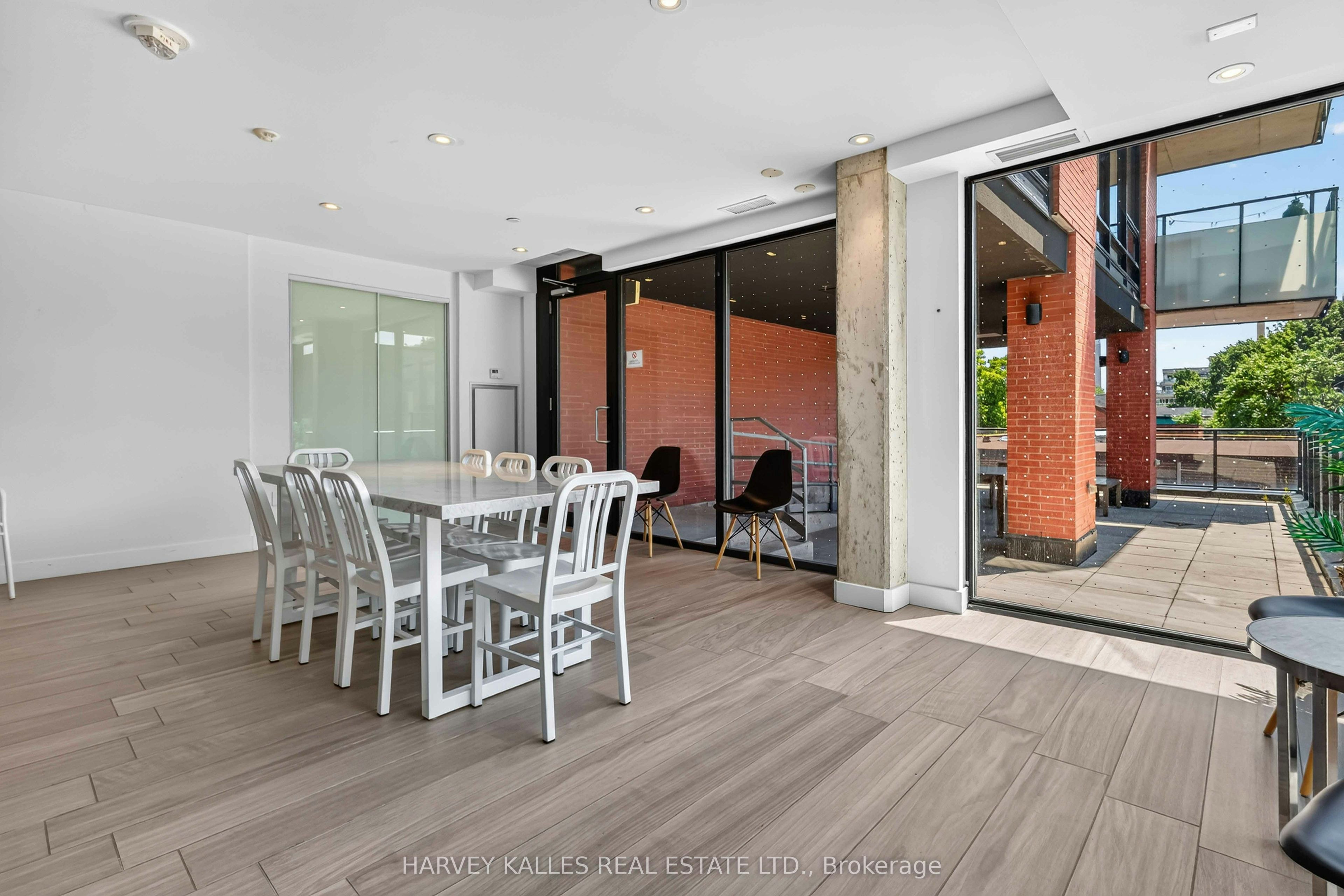 325-246 Logan Avenue, Toronto, ON, M4M 0E9 - 29