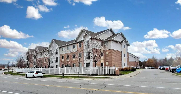 304-91 Aspen Springs Drive, Clarington, ON, L1C 5J9