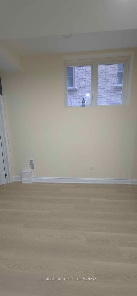 Bsmnt 213 Doug Finney Street, Oshawa, ON, L1K 3G3 - 9