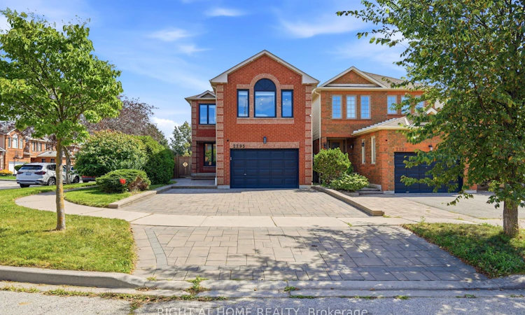 2295 Wildwood Crescent