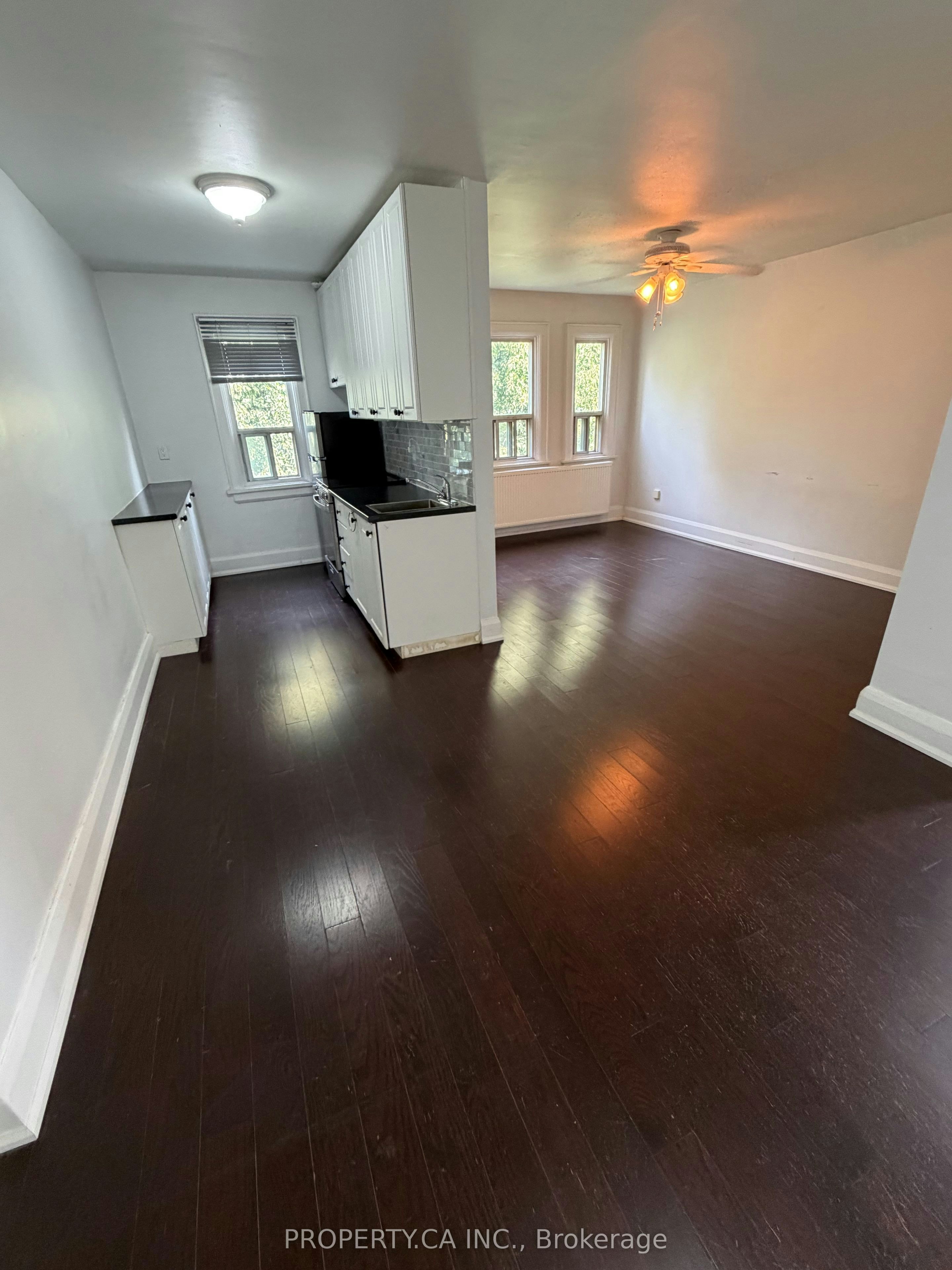 32-849 Broadview Avenue E, Toronto, ON, M4K 2P9 - 5