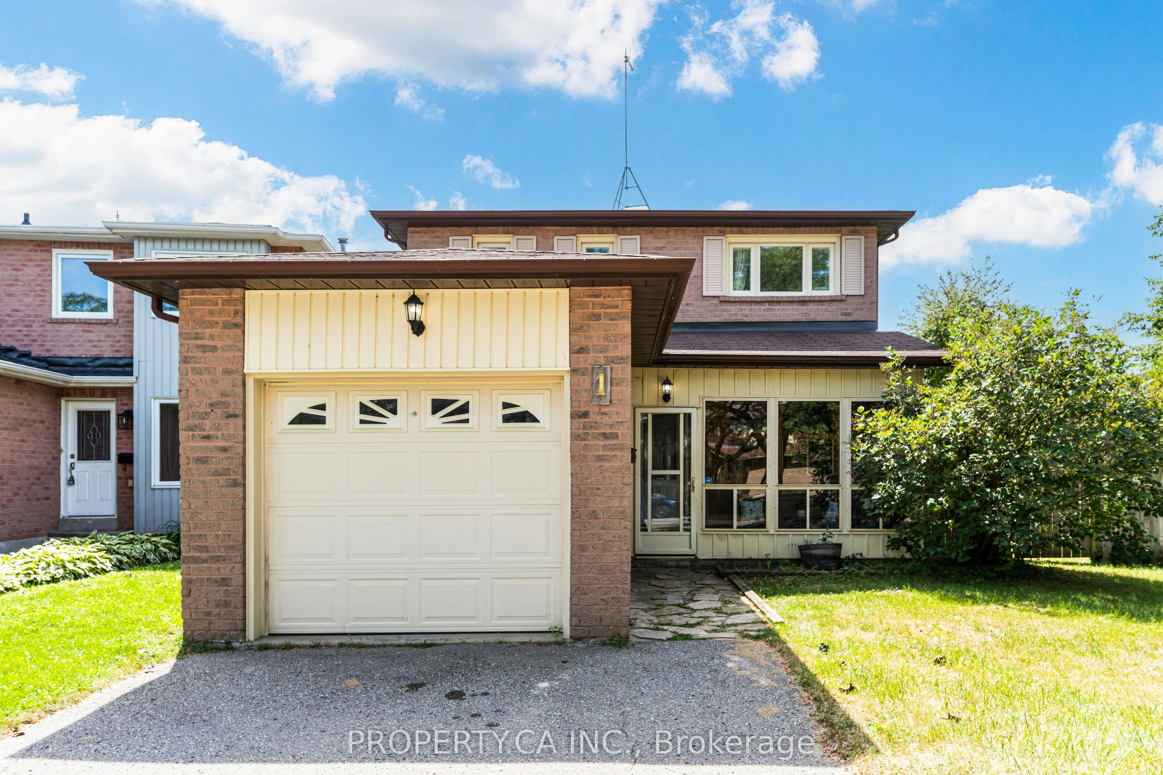 1 Latham Court, Ajax, ON, L1S 4B5