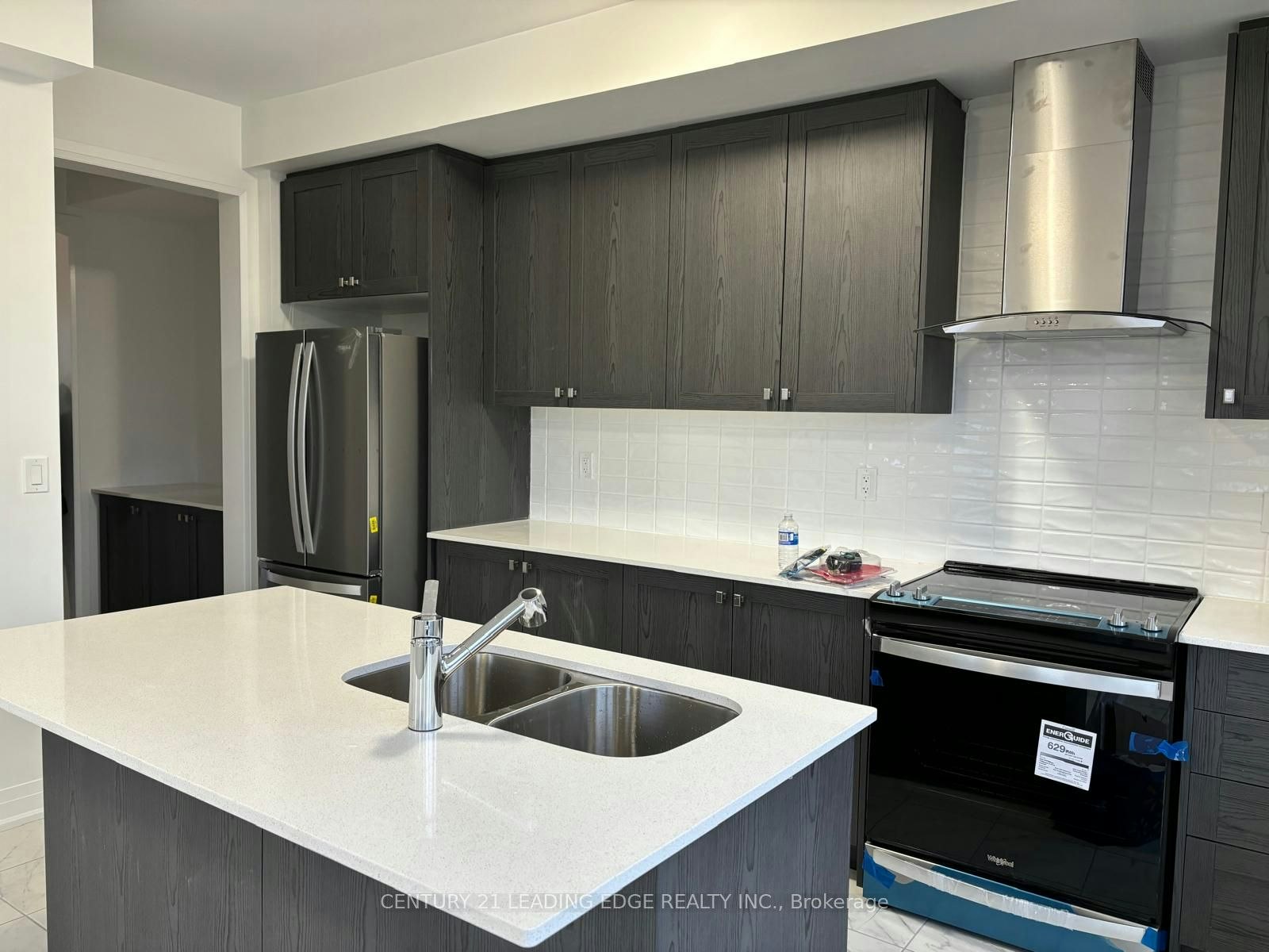 2 Nautical Way, Whitby, ON, L1N 0N2
