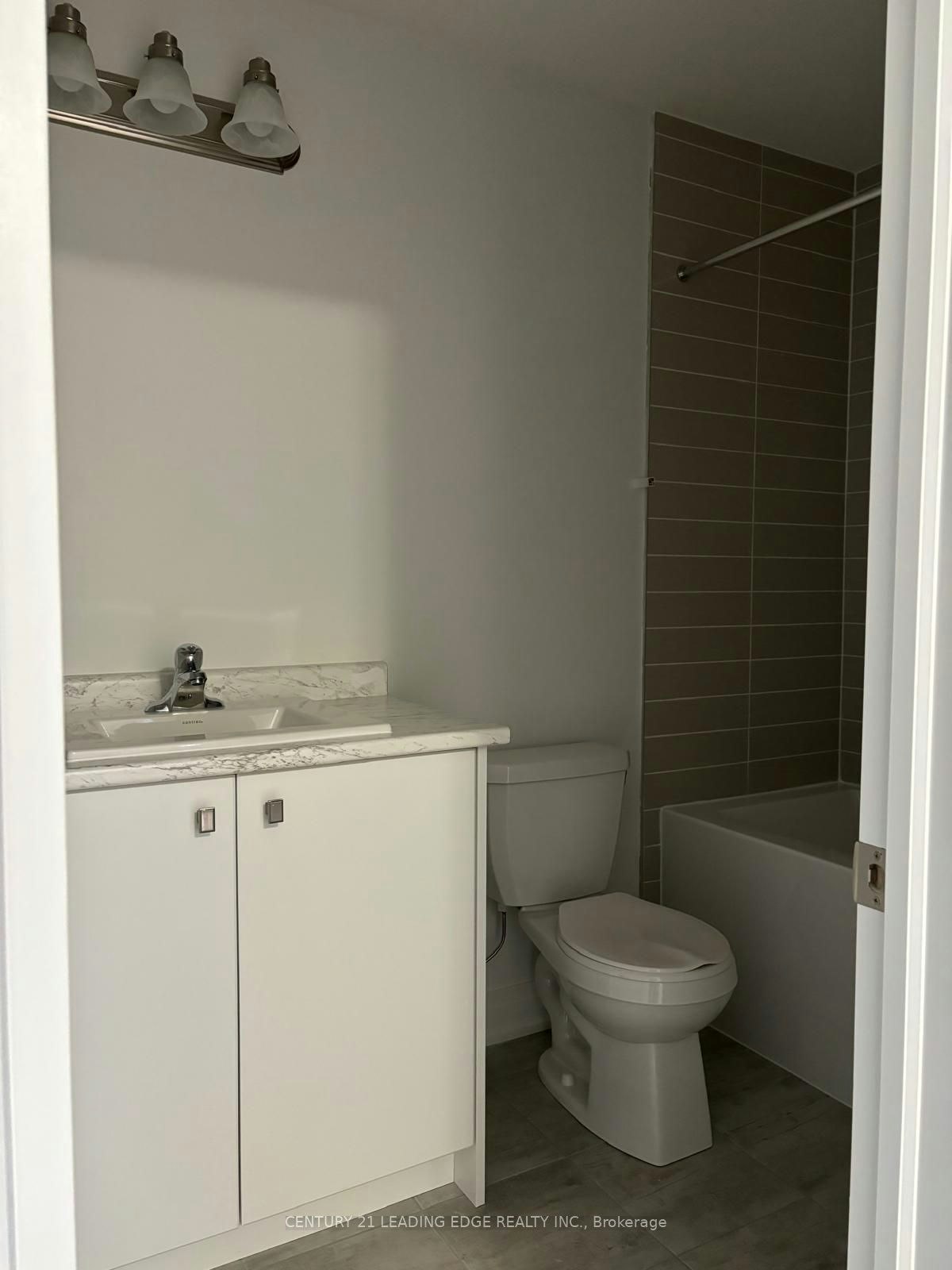 2 Nautical Way, Whitby, ON, L1N 0N2 - 4