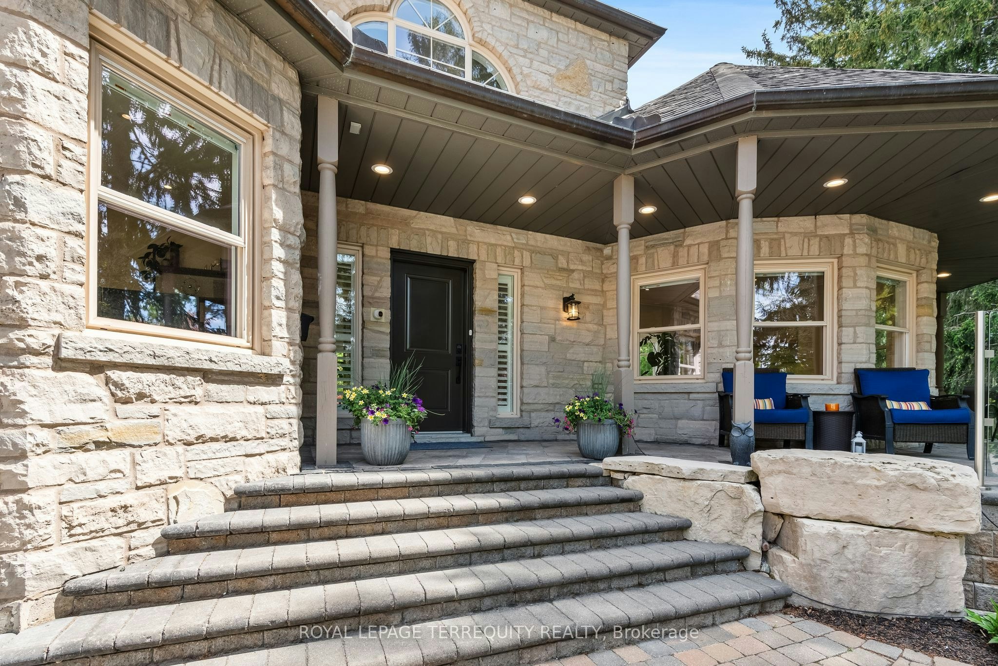 507 Rougemount Drive, Pickering, ON, L1W 2B8 - 2