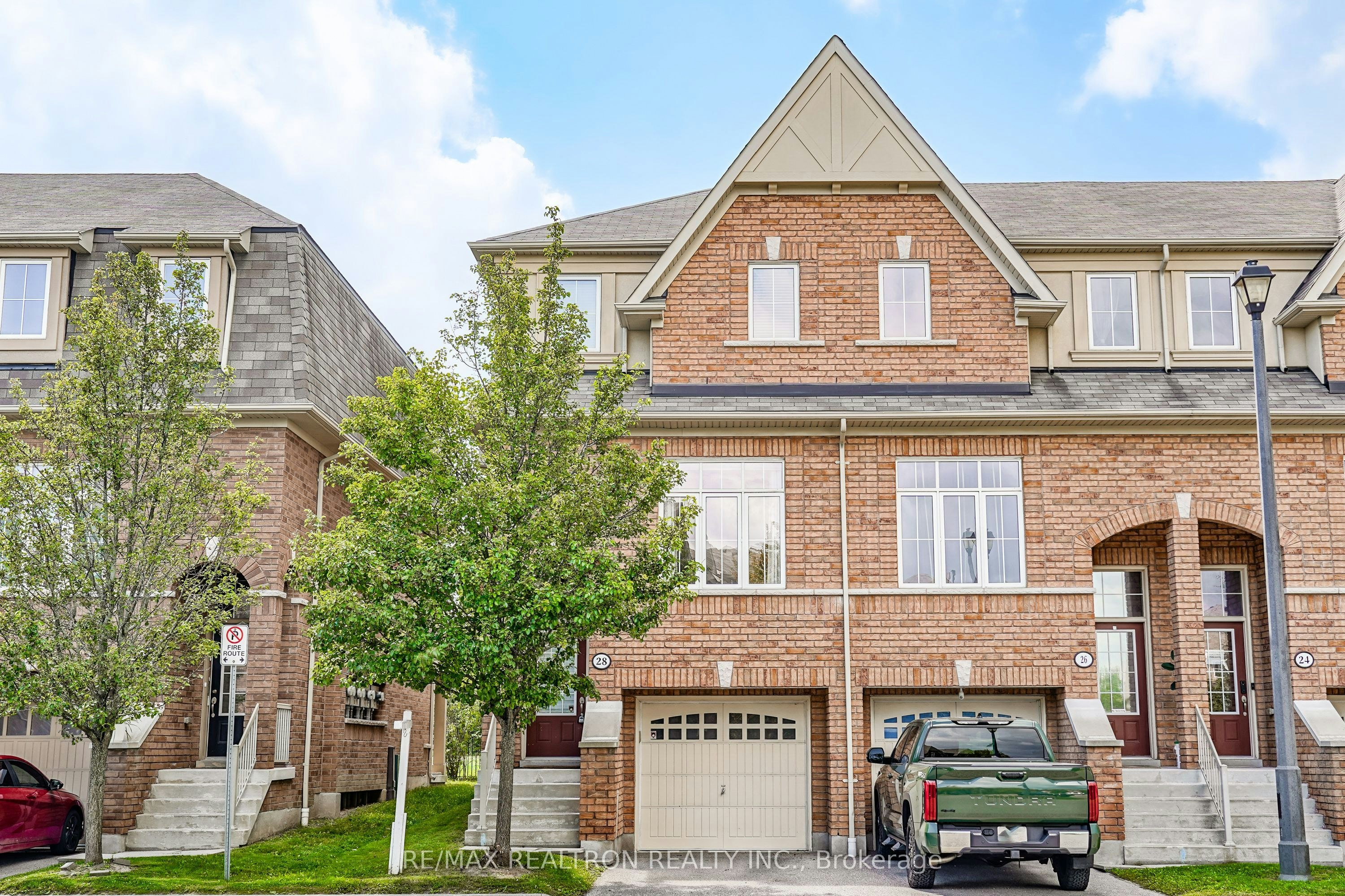 28 Burtonbury Lane, Ajax, ON, L1Z 0L3