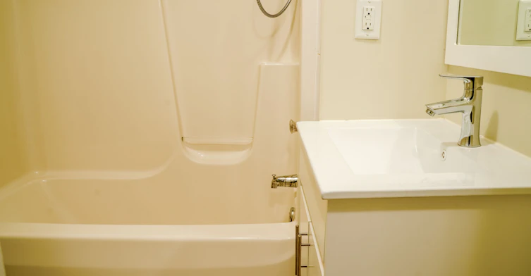 Bsmt-180 Leyton Avenue, Toronto, ON, M1L 3V6 - 5