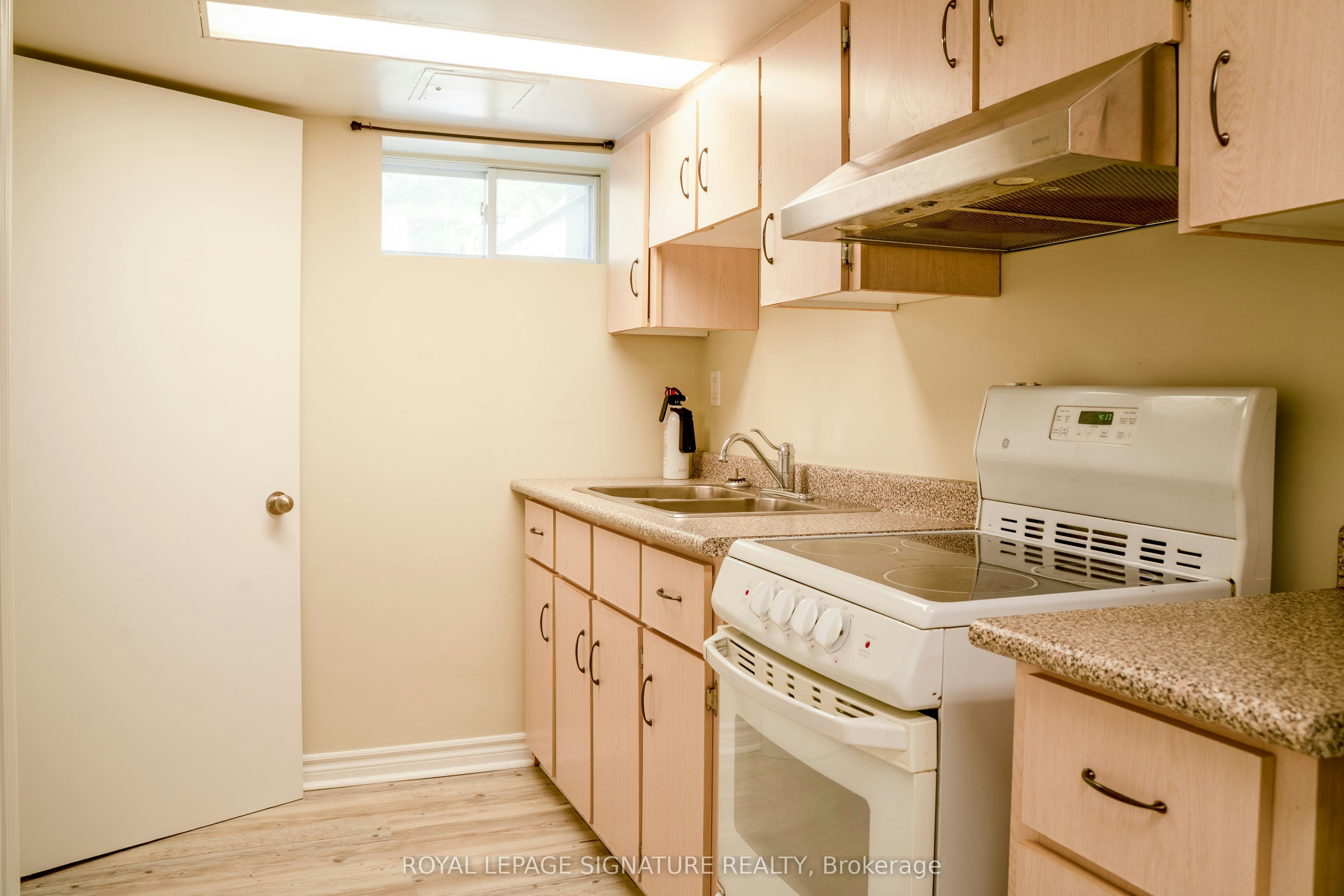 Bsmt-180 Leyton Avenue, Toronto, ON, M1L 3V6 - 9