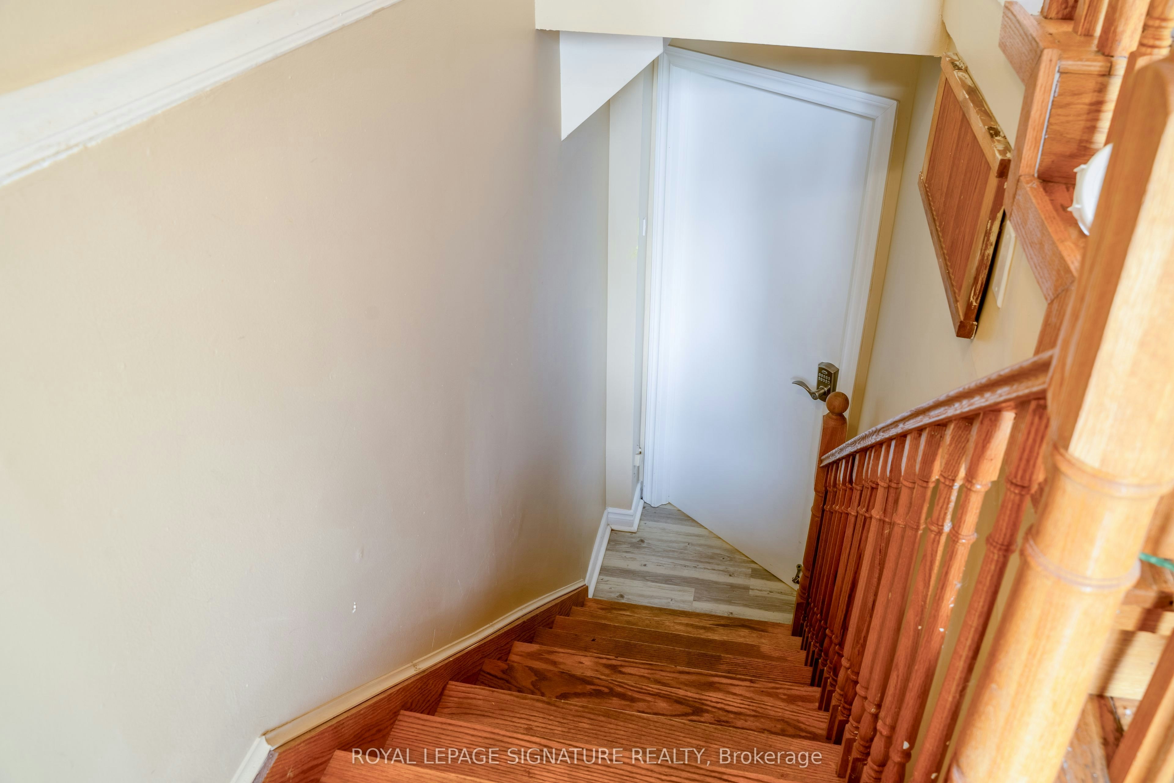 Bsmt-180 Leyton Avenue, Toronto, ON, M1L 3V6 - 2