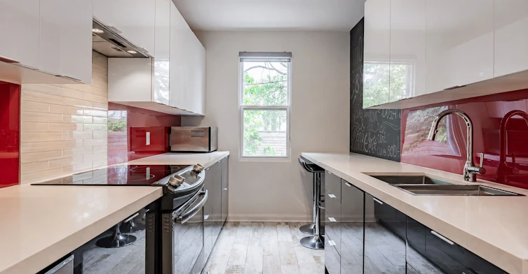 50 Frater Avenue, Toronto, ON, M4C 2H6 - 6
