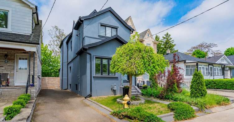 50 Frater Avenue, Toronto, ON, M4C 2H6
