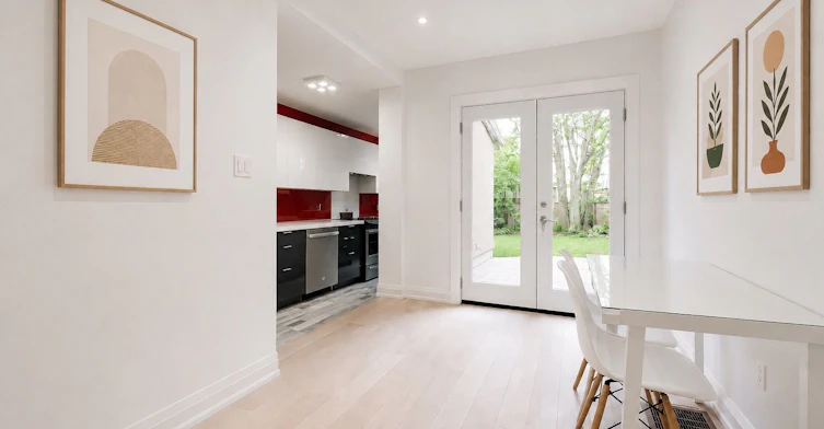 50 Frater Avenue, Toronto, ON, M4C 2H6 - 5