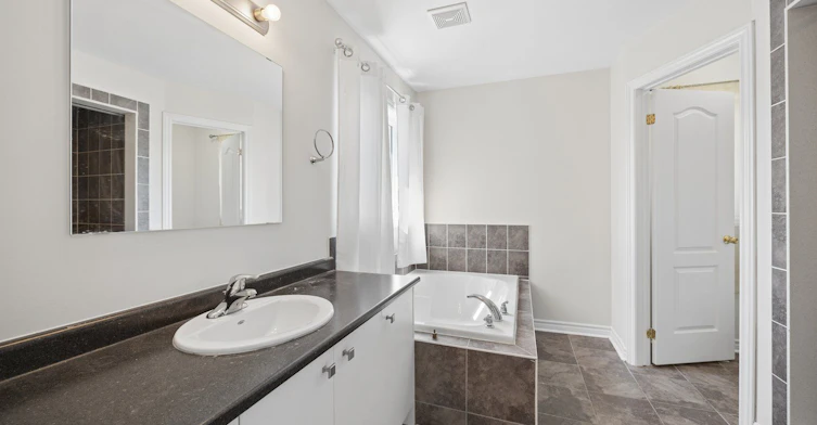 905 Greenhill Avenue, Oshawa, ON, L1K 0X9 - 17