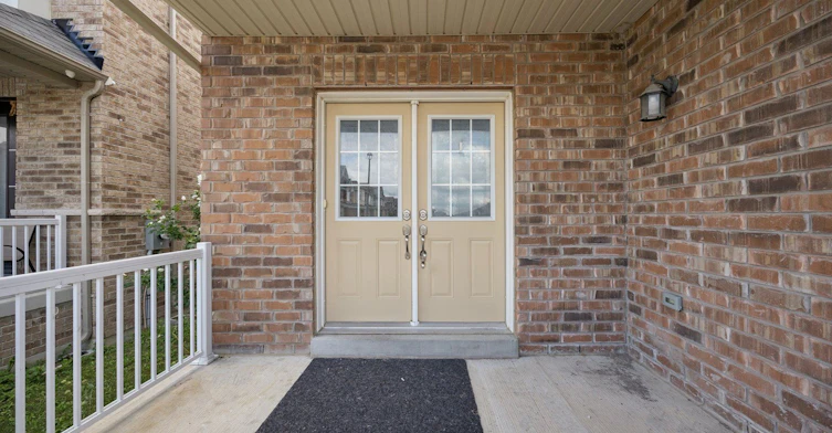 905 Greenhill Avenue, Oshawa, ON, L1K 0X9 - 2