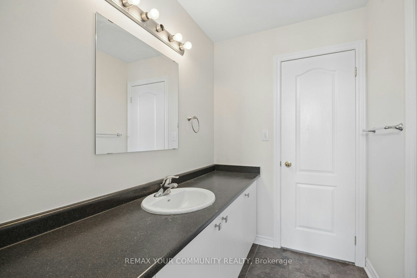 905 Greenhill Avenue, Oshawa, ON, L1K 0X9 - 25