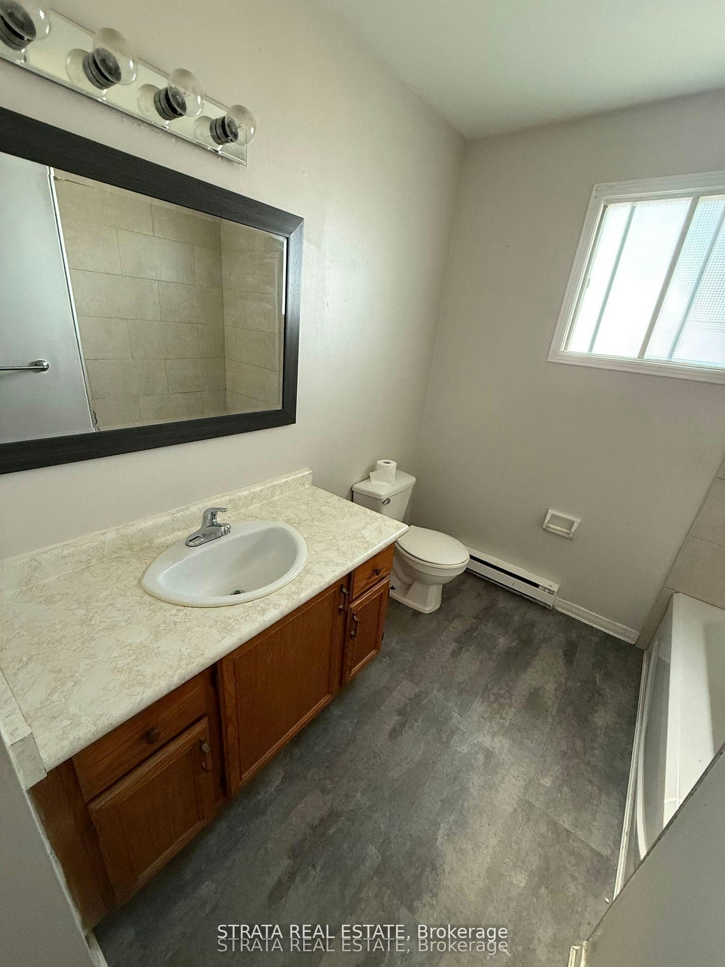 1-338 Malaga Road, Oshawa, ON, L1J 1N7 - 7