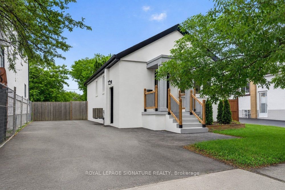 Main-297 Kennedy Road, Toronto, ON, M1N 3P6