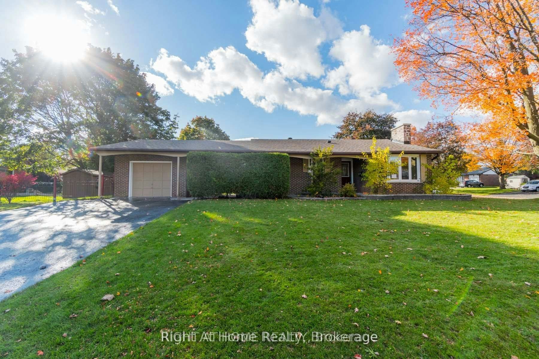 899 Florell Drive, Oshawa, ON, L1H 6W3