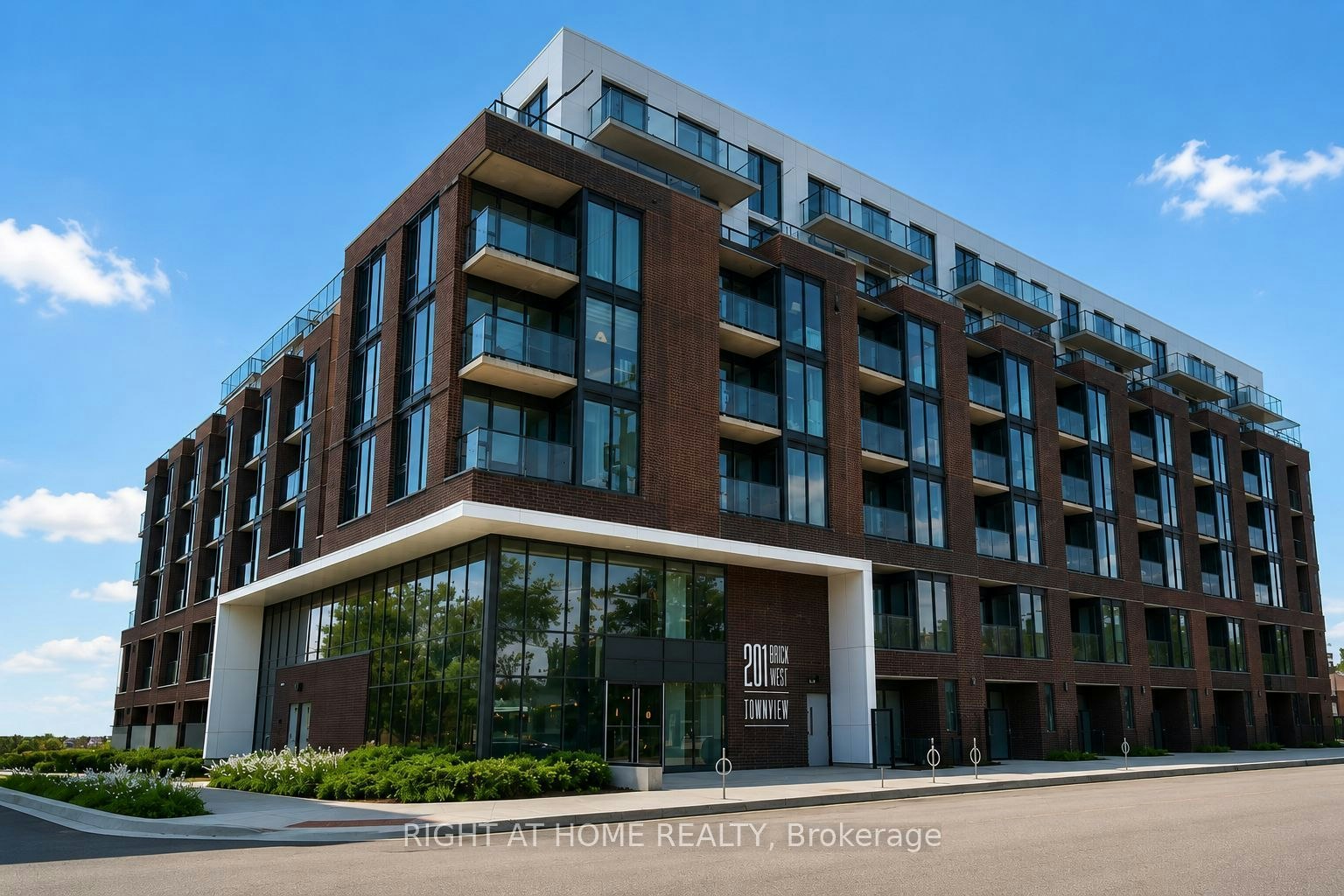 211-201 Brock Street S, Whitby, ON, L1N 0P8