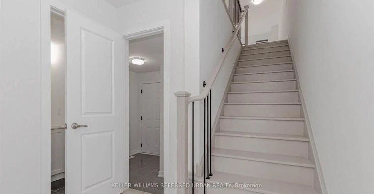 Main-1579 Midland Avenue, Toronto, ON, M1P 3C1 - 4