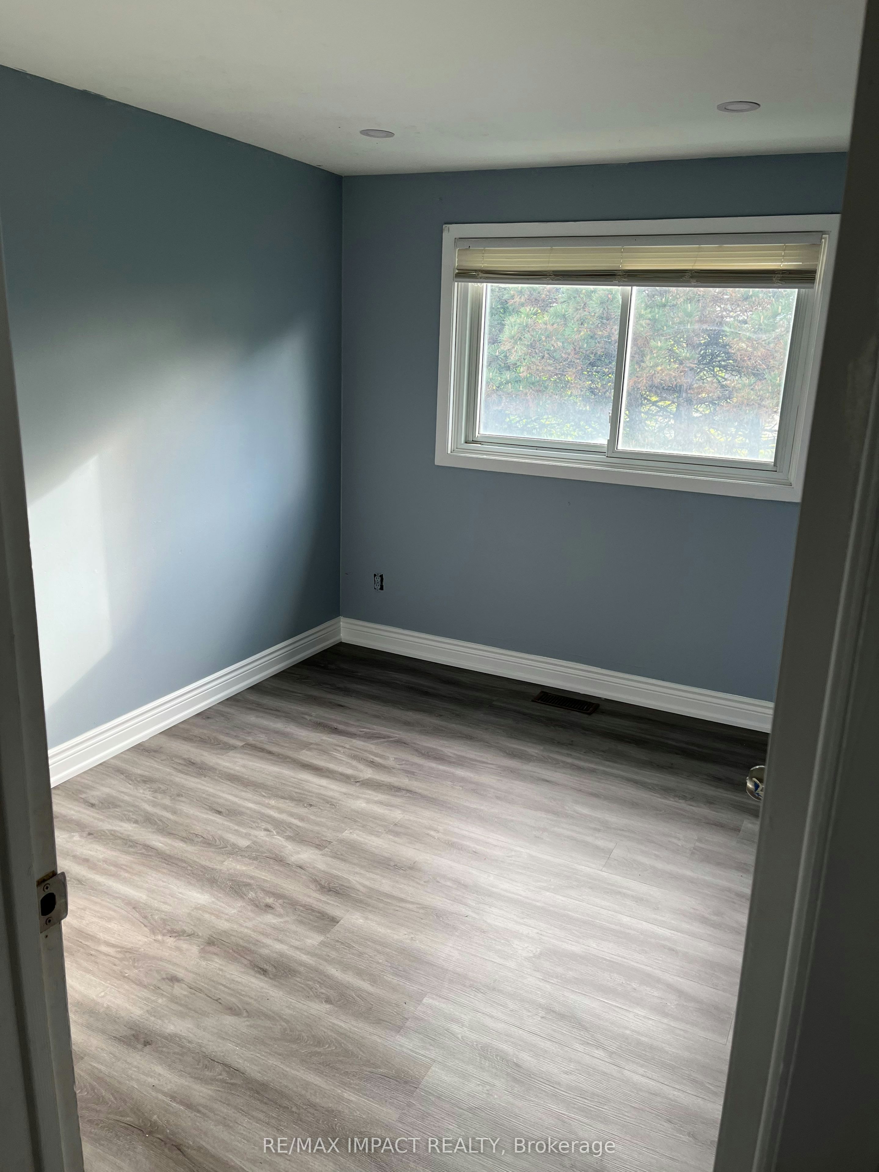 6-301 Garden Street, Whitby, ON, L1N 3W3 - 11