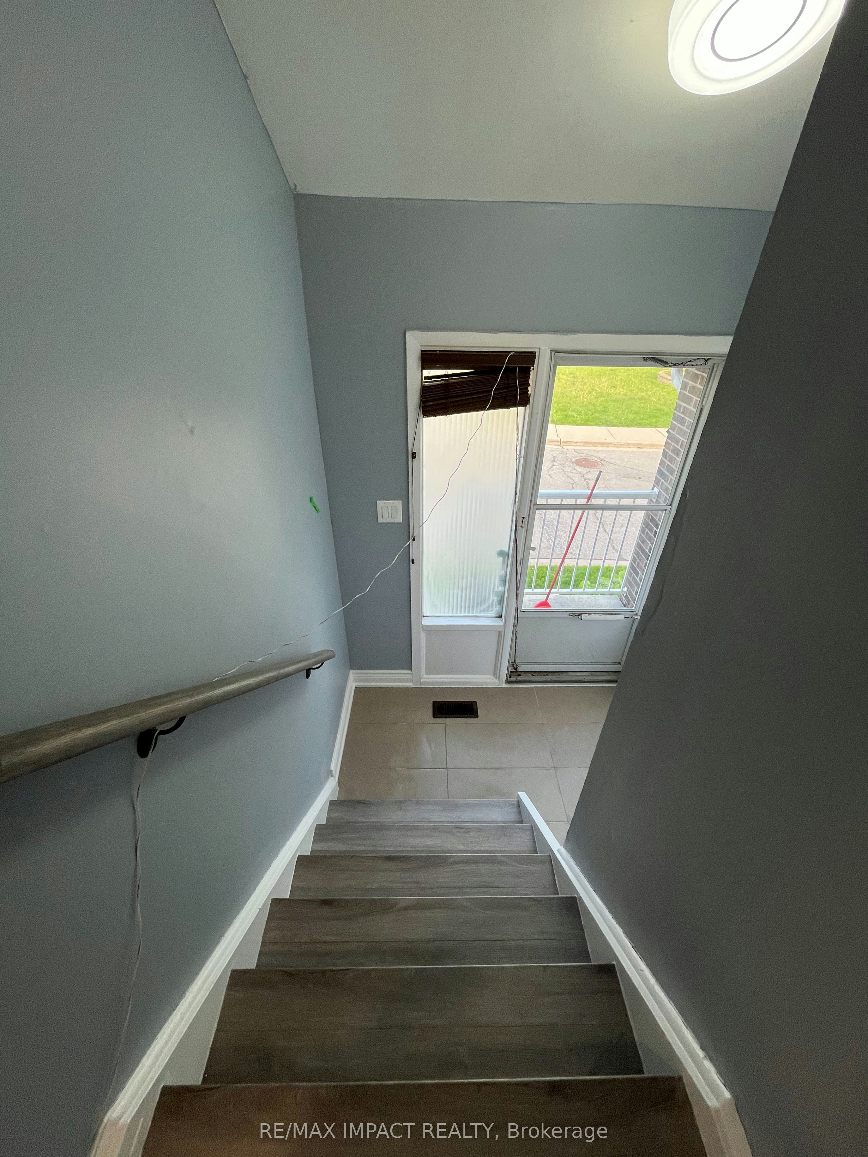 6-301 Garden Street, Whitby, ON, L1N 3W3 - 3