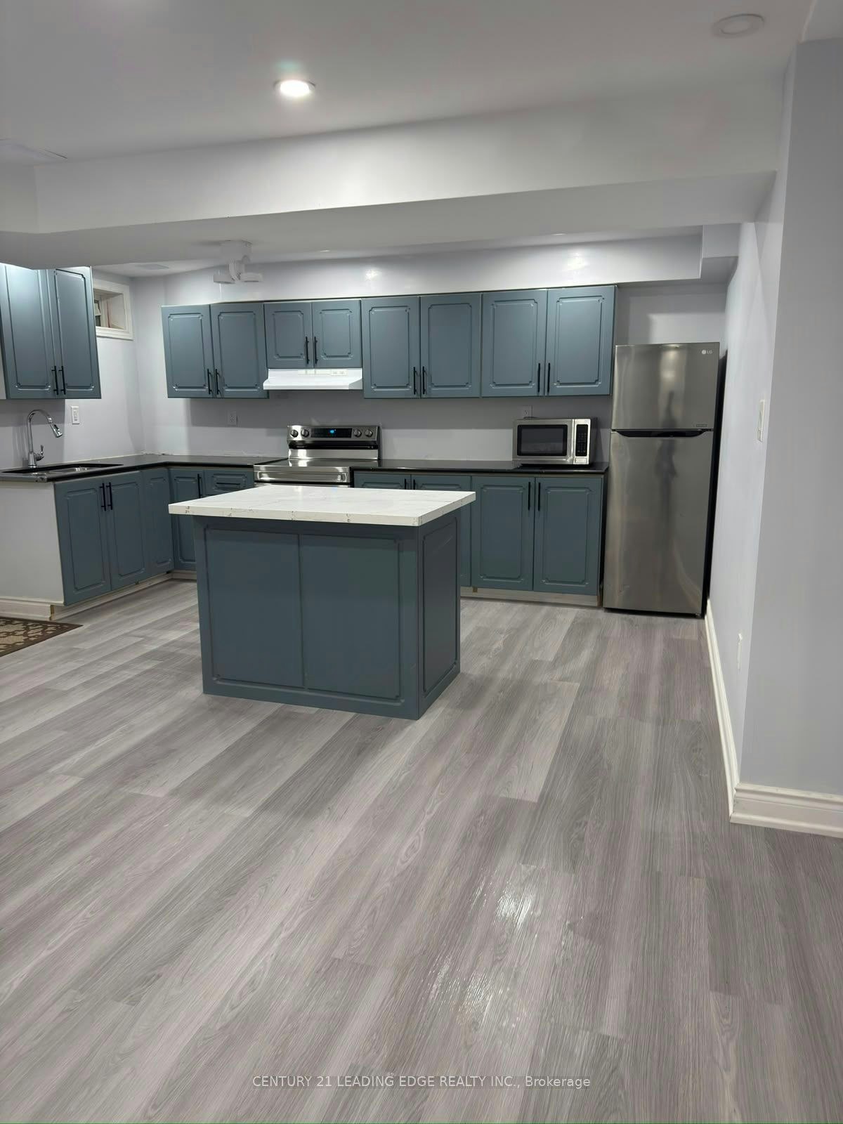 1373 Clearbrook Drive, Oshawa, ON, L1K 0G8 - 3