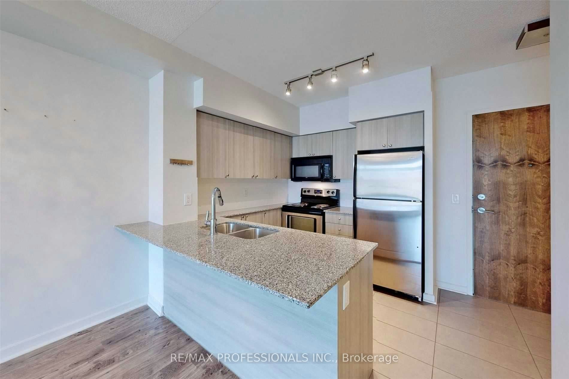313-1235 Bayly Street, Pickering, ON, L1W 1L7 - 4