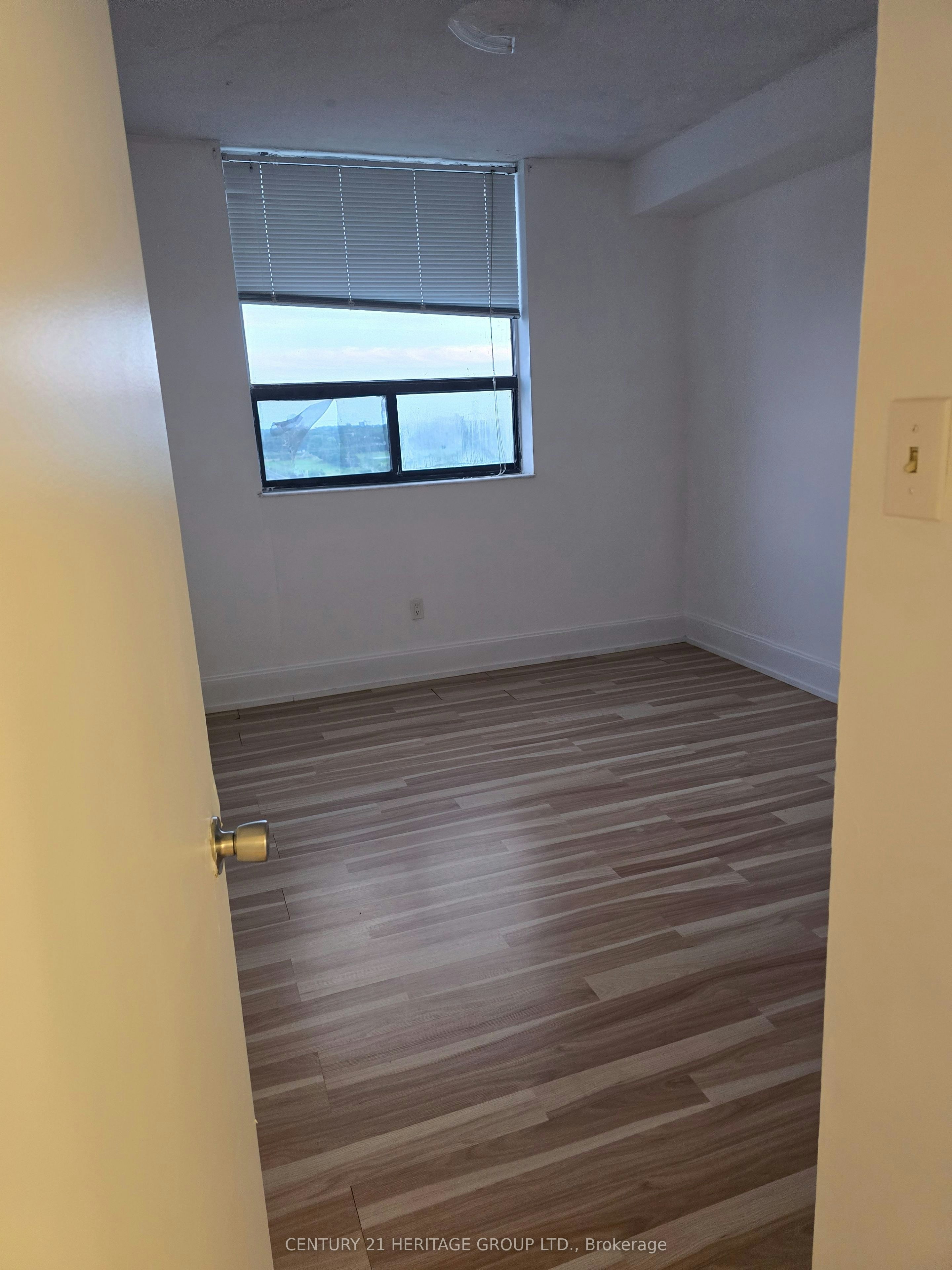 1708-301 Prudential Drive, Toronto, ON, M1P 4V3 - 17