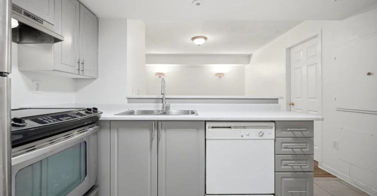 93-200 Mclevin Avenue, Toronto, ON, M1B 6C8 - 4