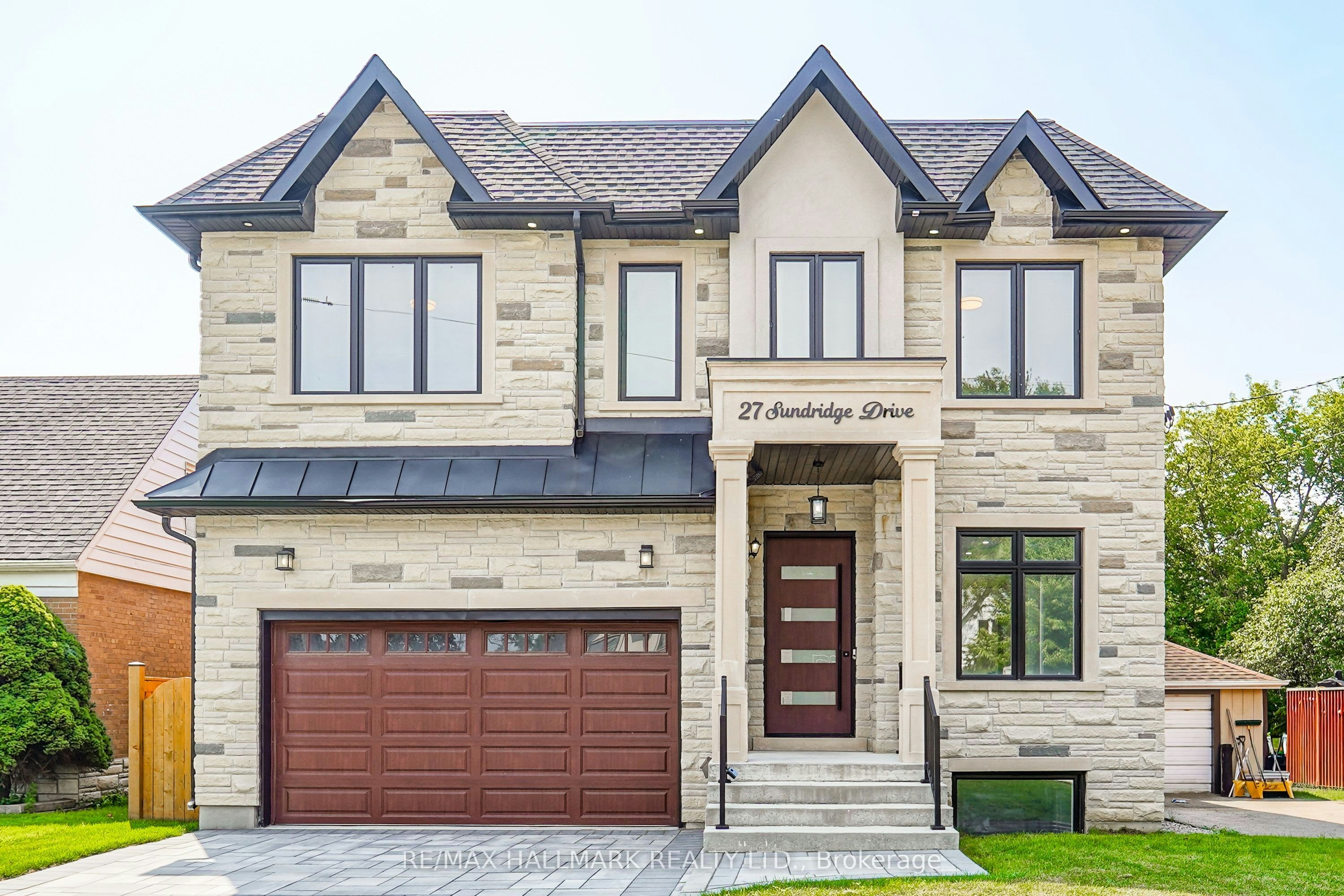 27 Sundridge Drive, Toronto, ON, M1L 2J4