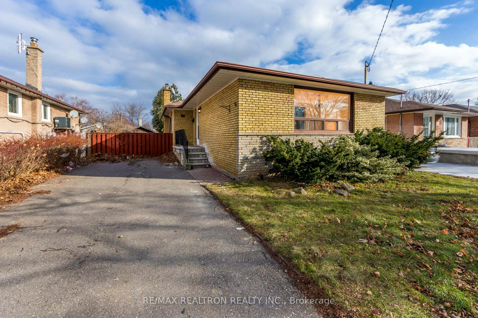 Bsmnt-70 Clementine Square, Toronto, ON, M1G 2V7