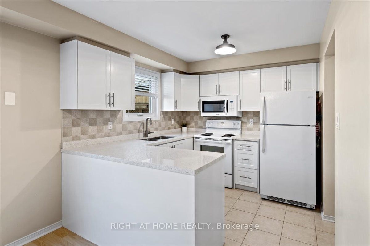 2252 Wildwood Crescent, Pickering, ON, L1X 2R7 - 11