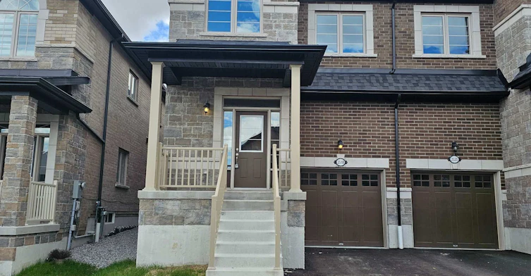 2518 Athena Path, Pickering, ON, L1X 0M4