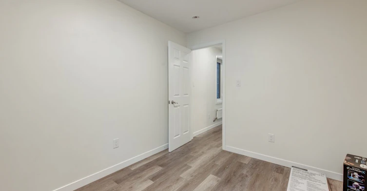 Main-233 Kingston Road, Toronto, ON, M4L 1T5 - 8