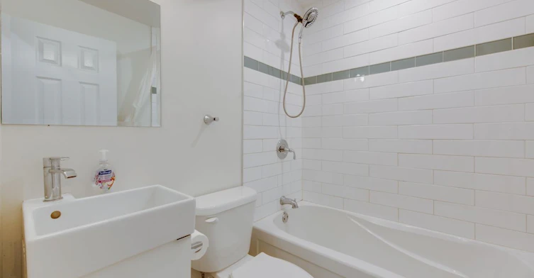 Main-233 Kingston Road, Toronto, ON, M4L 1T5 - 6